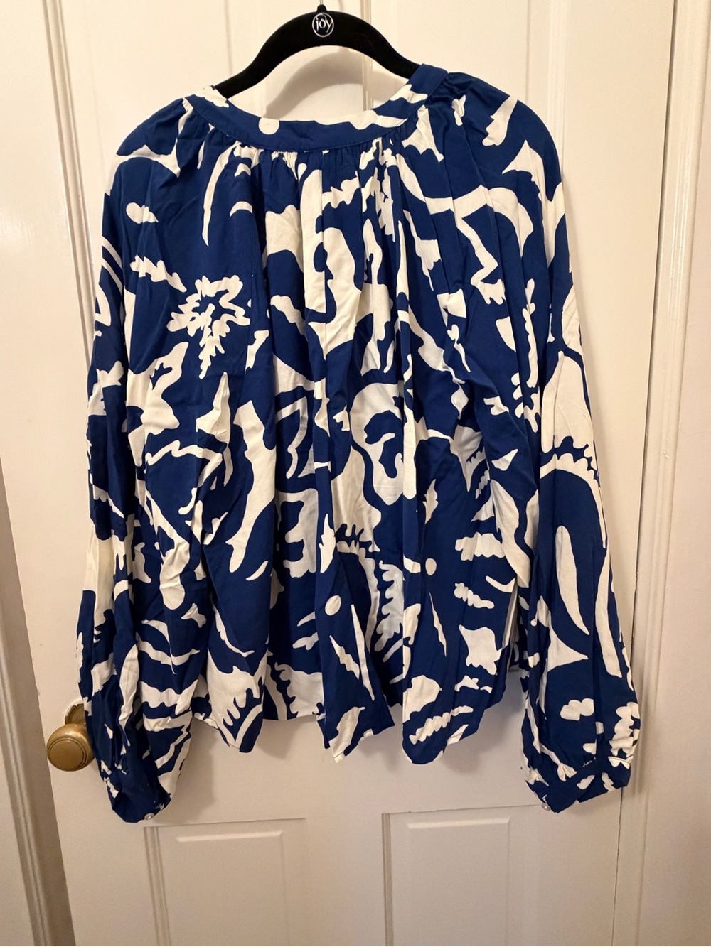 H&M Navy and White Bold Floral Peasant Top - Picture 4 of 7